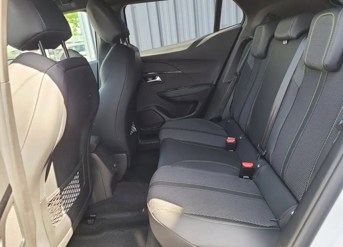 Peugeot 2008 Hybrid 136ch année 2024